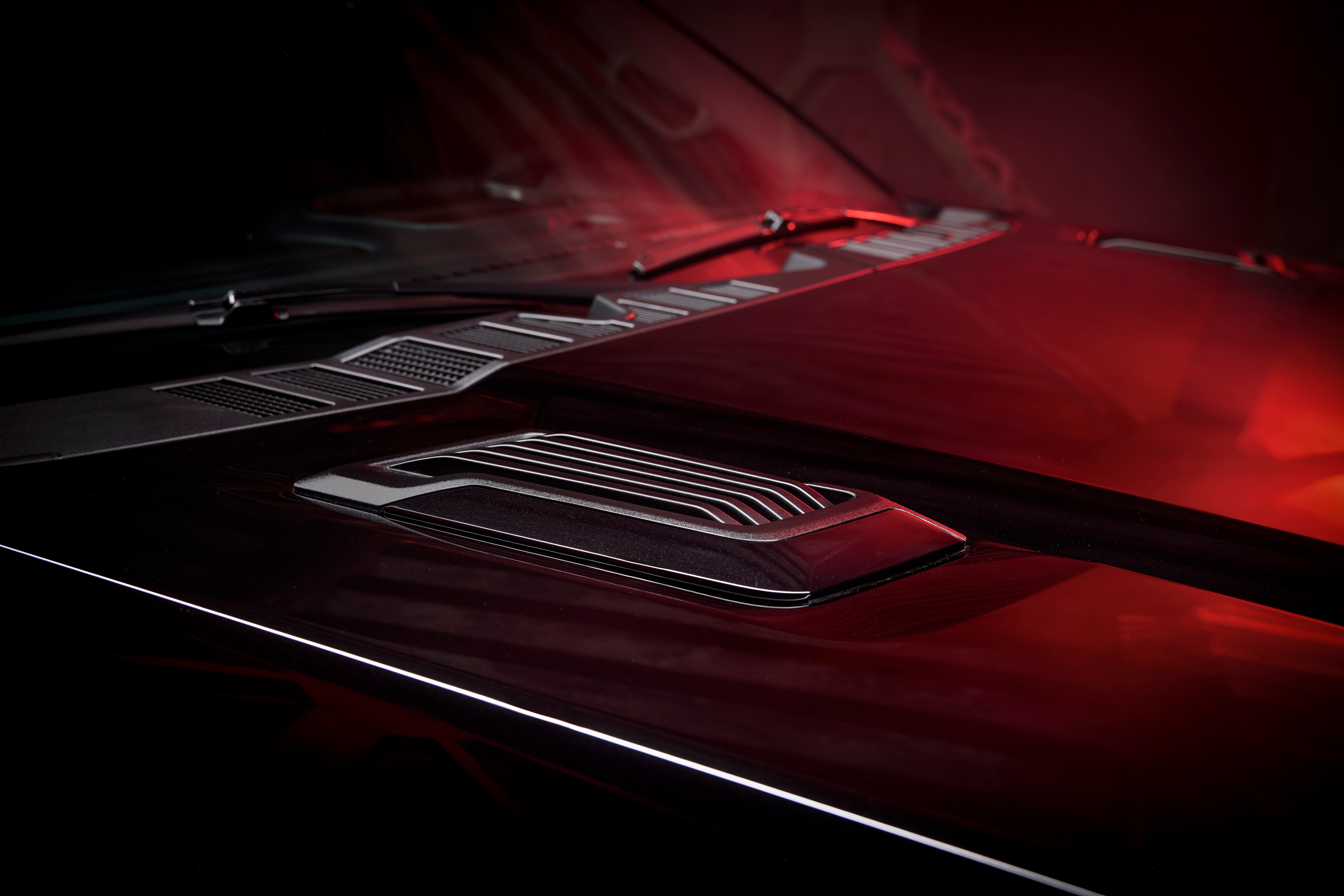 The hood vent on the F-150 Lobo.